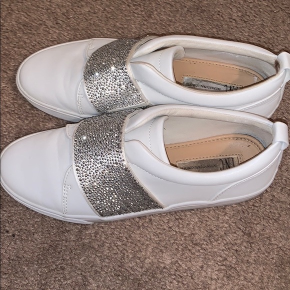 Cute Sneakers - Picture 2 of 5